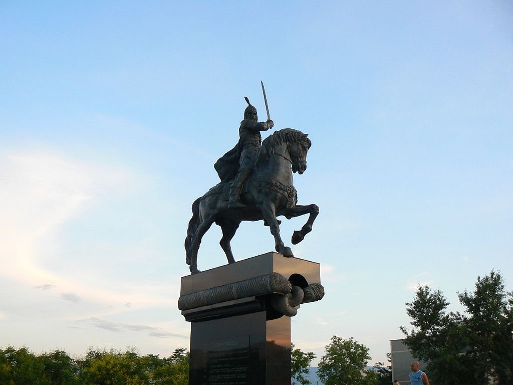 1024px-Monument_of_Khan_Krum_in_Plovdiv