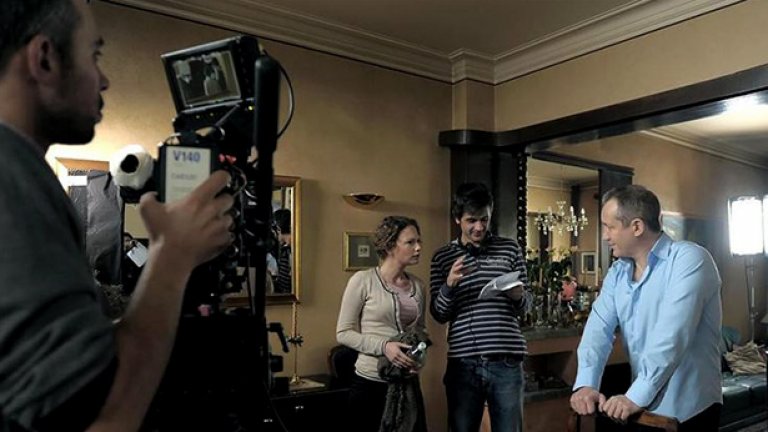 Баналната истина за журналистиката е, че това е една упорита и къртовска професия, която съвсем не е така добре платена в реалността