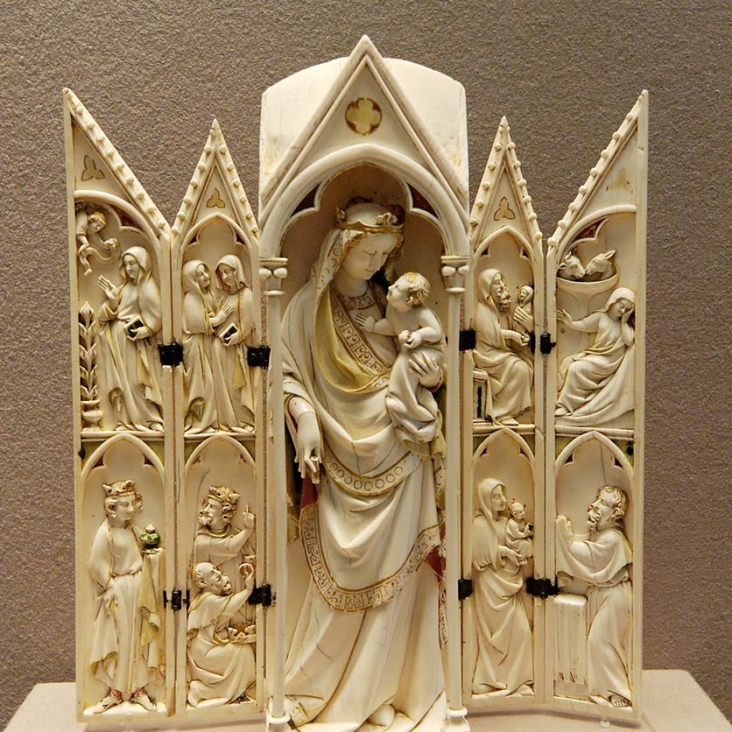 920px-Ivory_tabernacle_Louvre_OA2587