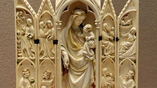 920px-Ivory_tabernacle_Louvre_OA2587