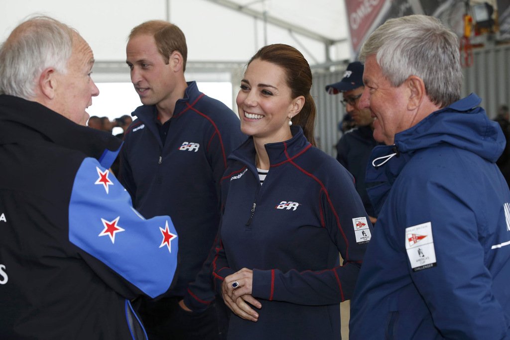 Kate-Middleton-prince-William Portsmouth 04