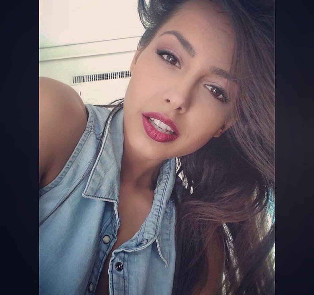 Lariss обожава selfies