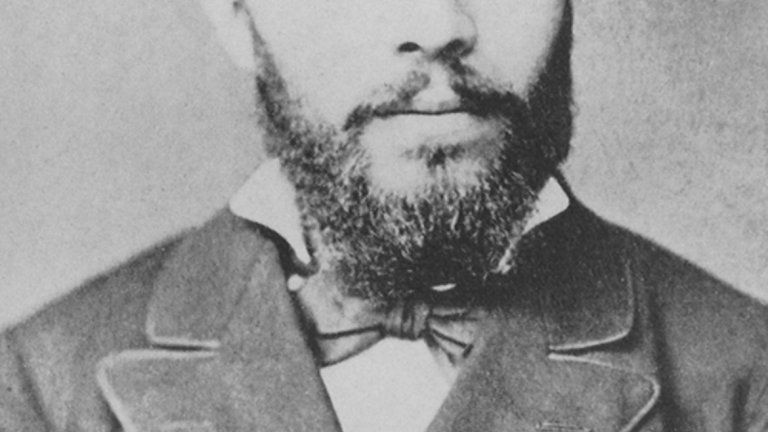 В края на 1878 г. Стефан Стамболов е един от учредителите търновския комитет "Единство", който си поставя за цел да предотврати териториалното разпокъсване на България, решено от Великите сили на Берлинския конгрес. Търновският комитет образува организационна мрежа в цяла Северна България и сътрудничи с комитетите в южната част на страната за набиране на доброволци, оръжие, боеприпаси и храни в подкрепа на въоръжената борба за освобождаване на Македония. Като деец на Либералната партия и член на парламента Стамболов взема участие в съединистката акция от пролетта на 1880 г. Заедно с други политически представители в София съставя план за обединение на Княжество България и Източна Румелия. Като председател на Народното събрание в началото на септември 1885 г. Стамболов е между първите лидери на Княжество България, които подкрепят Съединението, обявено в Пловдив от източнорумелийски офицери и дейци на Българския таен централен революционен комитет. Той съставя прокламацията, с която на 8 септември княз Александър приема сливането на двете български области и се нагърбва със защитата му. След избухването на Сръбско-българската война се записва за доброволец в армията.