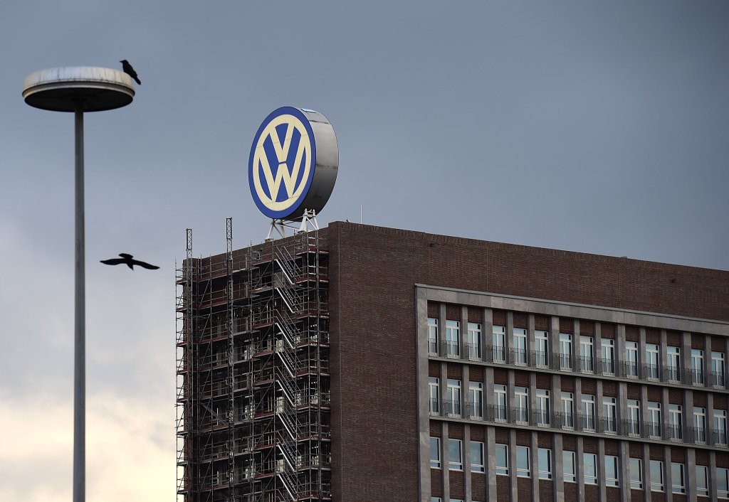 Volkswagen Senior Directors Meet For Crisis Talks As Emissions Scandal Widens