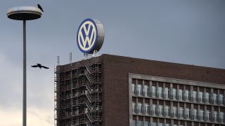 Volkswagen Senior Directors Meet For Crisis Talks As Emissions Scandal Widens