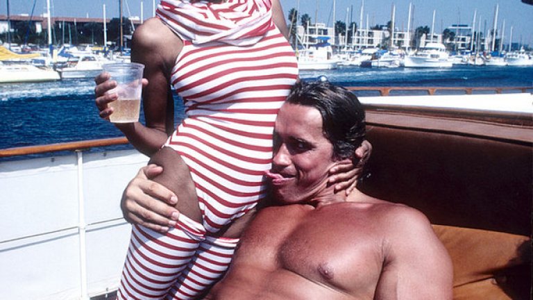 На яхтено парти с млада дама в Марина дел Рей, Калифорния, през септември 1979 година.