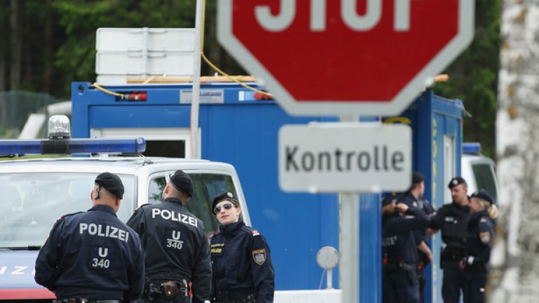 Разследването продължава в тясна връзка с антитерористичната служба на Австрия