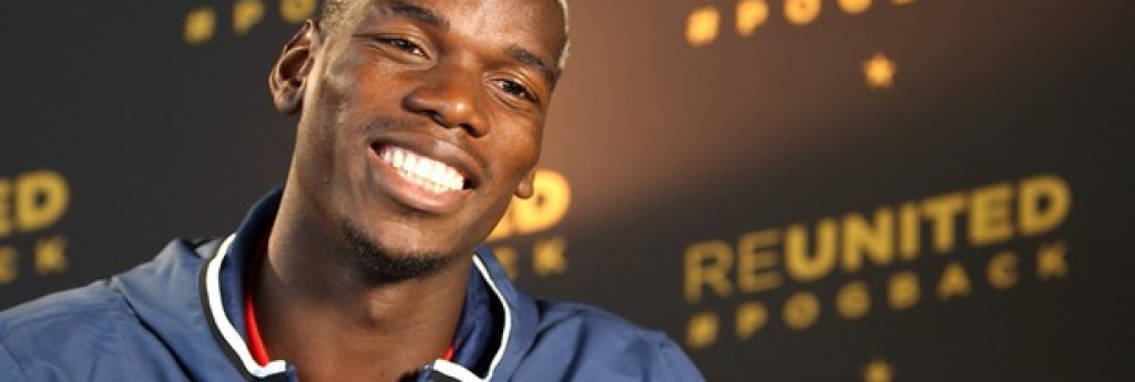 Пол Погба в Манчестър Юнайтед (2016 г.)
Юнайтед дори нямаше време да представи най-скъпия футболист в историята на футбола, който бе привлечен в началото на август миналата година. Направиха го от концерна adidas, публикувайки доста странно видео на френския национал с грайм изпълнителя Стормзи.