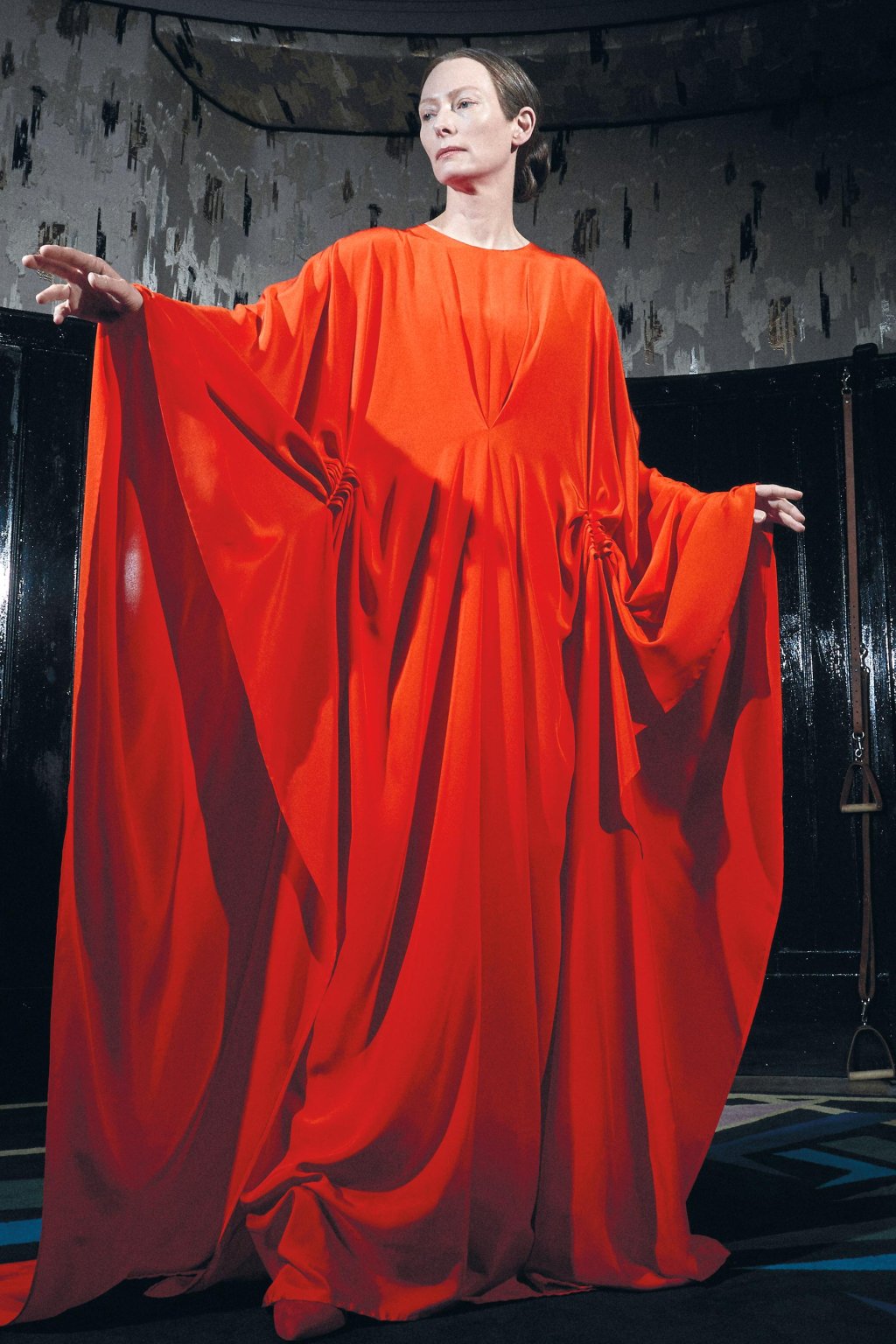\"Suspiria\"
Премиера: 2 ноември
Тилда Суинтън и Дакота Джонсън са в центъра на следващия филм на Лука Гуаданино. Трилър - ужасяващ, смразяващ, разказващ за случващото се зад стените на престижно училище по танци. Римейк на едноименния филм от 7