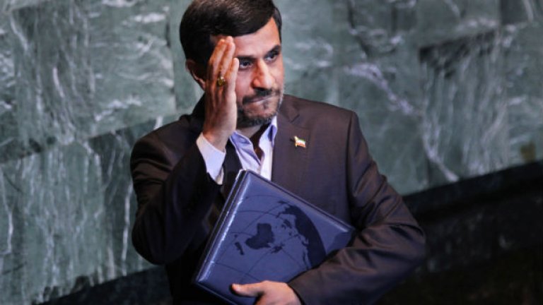 Досегашният президент Махмуд Ахмединежад остро се заяждаше с САЩ и Израел