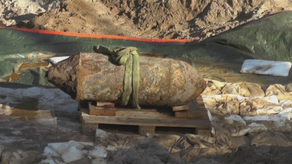 germany-russian-wwii-bomb-deactivated-in-berlin-01-jan-14