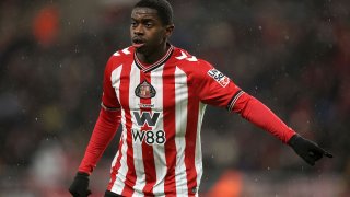 Юнайтед и Челси в битка за Садики