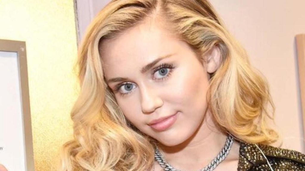 miley-cyrus-20024164-1280x0