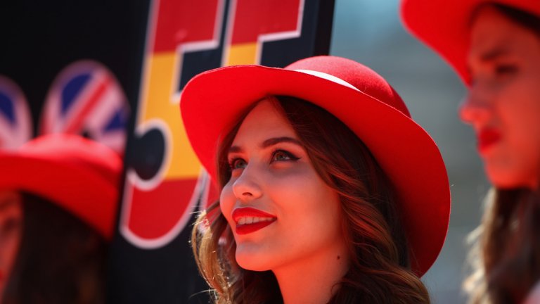 Защото нашите са най-красиви: Русия иска връщане на момичетата във Формула 1