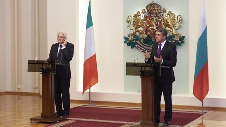 Президентът Росен Плевнелиев даде съвместна пресконференция с президента на Италия Серджо Матарела преди срещата на на най-високо равнище на държавните ръководители на страните от групата "Арайолуш"