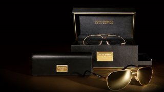 Dolce & Gabbana показаха златни очила