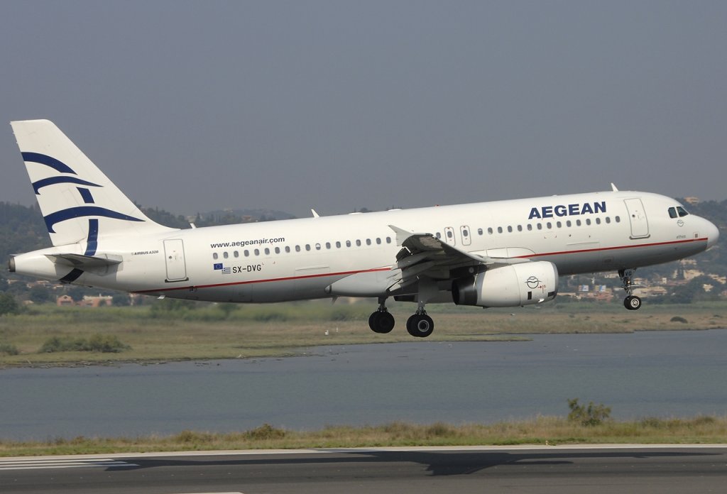 Airbus_A320-232,_Aegean_Airlines_JP6636510