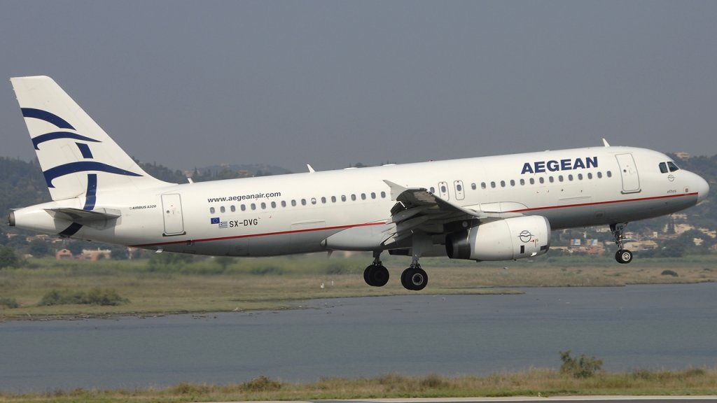 Airbus_A320-232,_Aegean_Airlines_JP6636510