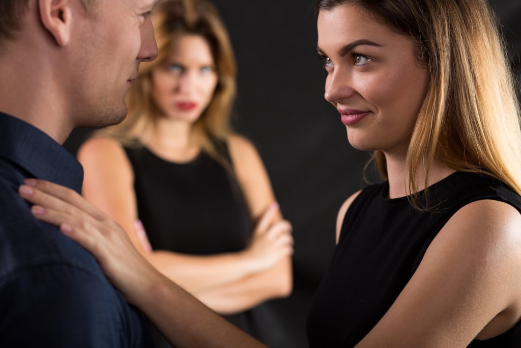 "Микроизневяра", "само флирт" или "какво пък чак толкова е станало?"