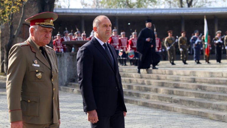 Според държавния глава по този начин се създават рискове за политическия неутралитет на поста