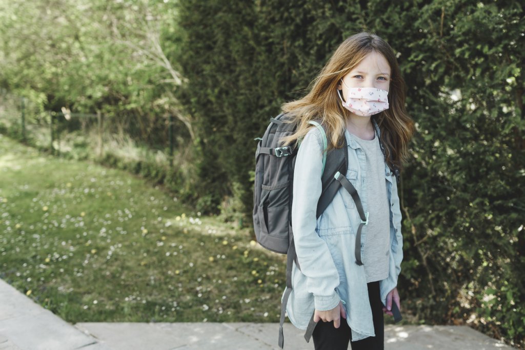 момиче, училище, коронавирус, ученик, ученичка, covid-19, маска