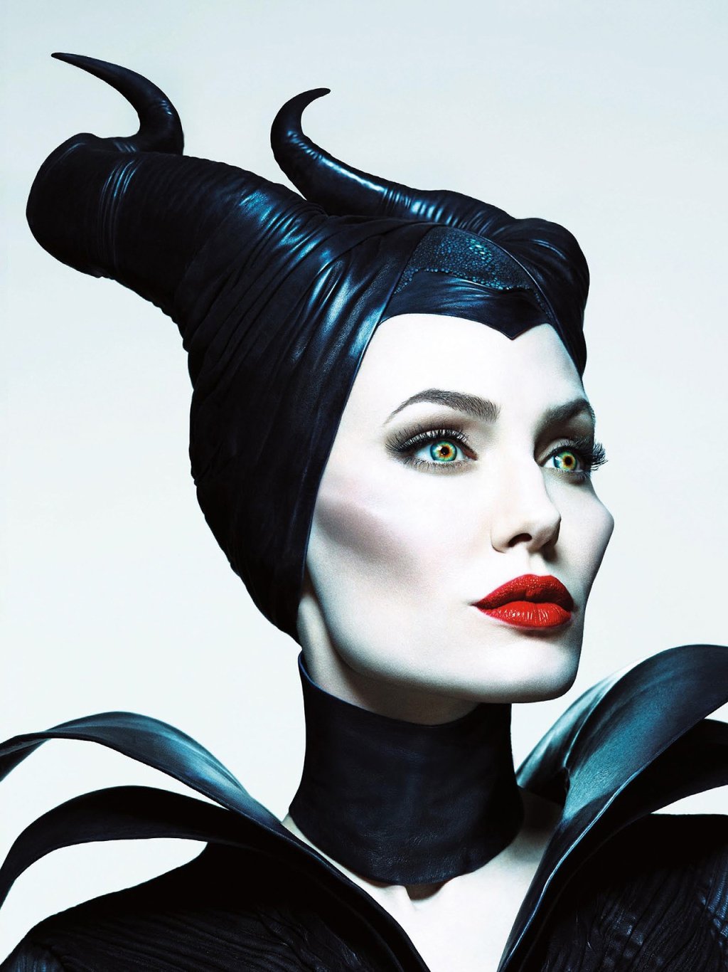 \"Maleficent\" 
Анджелина Джоли се завръща в \"Maleficent 2\" през 2019-20.