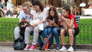 Българските ученици на 15-годишна възраст нямат склонност да изслушват различни гледни точки и да ги приемат