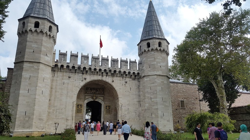 1280px-Topkapı_Main_Entrance
