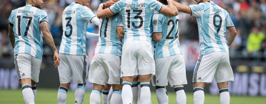 Аржентина излезе от групите с пълен актив от 9 точки след три поредни победи и на 1/4-финалите ще срещне Венецуела