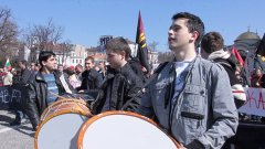 ВМРО протестира, a медиите писаха, че бил Facebook