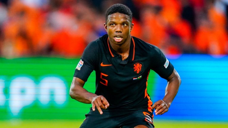 Манчестър Юнайтед се насочи към бранител на Фейенорд