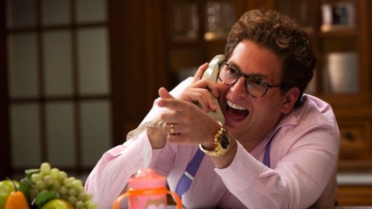 Джона Хил - "Вълкът от Уолстрийт" 
Джона Хил е от актьорите, които знаят как да печелят пари от проектите, които си избират. Понякога обаче космическият хонорар не е водещ при избора на следващата роля, на която да кажеш "Да". 
Такъв е случаят и с "Вълкът от Уолстрийт" - Хил толкова много иска да работи с Леонардо ди Каприо и Мартин Скорсезе, че заплащането няма никакво значение за него. В края на седемте месеца снимки той получава скромните 60 хил. долара, което е направо символична сума за стандартите на Холивуд.