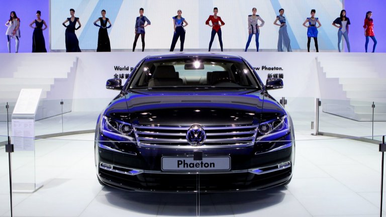 Volkswagen Phaeton се проваля с гръм и трясък, но защо?