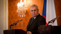 Президентът Милош Земан води на изборите в Чехия