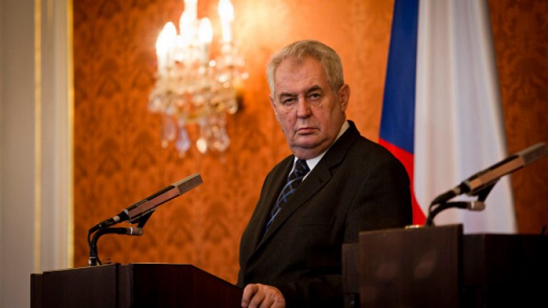 Земан, който когато печелеше първия си президентски мандат през 2013-та беше отявлен привърженик на Европа, сега е по-голям приятел на Русия и на Китай.