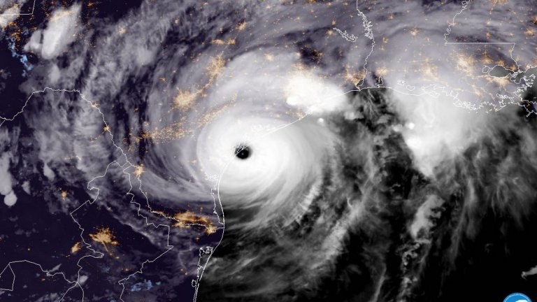 Американските власти предупреждават, че "Харви" все още представлява опасност