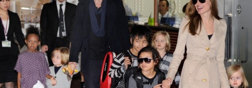 130515171840-angelina-jolie-brad-pitt-family-horizontal-gallery