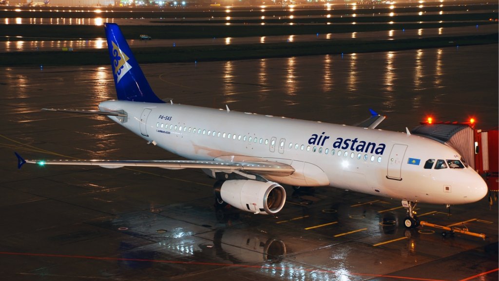 Air_Astana_Airbus_A320_Petrov