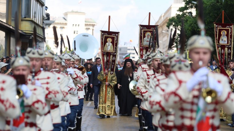 Празничното шествие за 24 май в София (снимки)