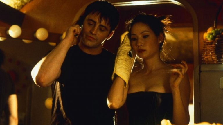 4. Charlie's Angels (2000) и Charlie's Angels: Full Throttle (2002)
От малки роли не боли. А ролята на Лебланк в двата филма "Ангелите на Чарли" е точно такава. Той играе Джейсън - актьор (това е някакво проклятие...), който ходи с персонажа на Луси Лиу - Алекс. Ролята на Лебланк е по-голяма в продължението, което обаче е по-лошата от двете продукции и попречи франчайзът да продължи за още няколко филма с точно тези "ангели".