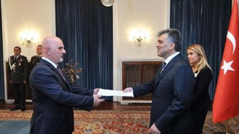 Турция привика българският посланик за обяснение за приетото в петък решение за признаване на "масово изтребление" на арманския народ в рамките на Османската империя през 1915-1922 година