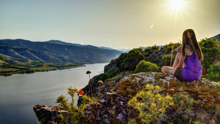 Крепостта Патмос е средновековно укрепително съоръжение, служило за охрана на пътя между Адрианопол и Филипопол. Намира се на скалист полуостров при водослива на реките Арда и Боровица, към които се открива чудесна гледка от непристъпните й височини (ГАЛЕРИЯ)