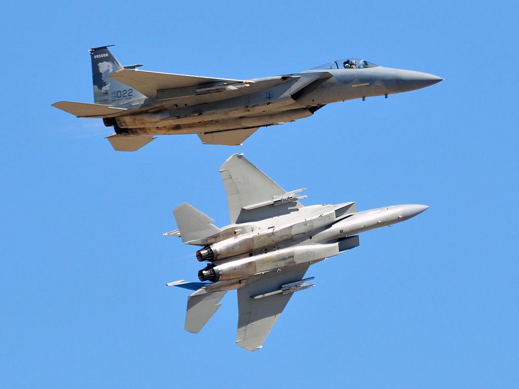 1024px-RAR2009_-_F-15_Formation