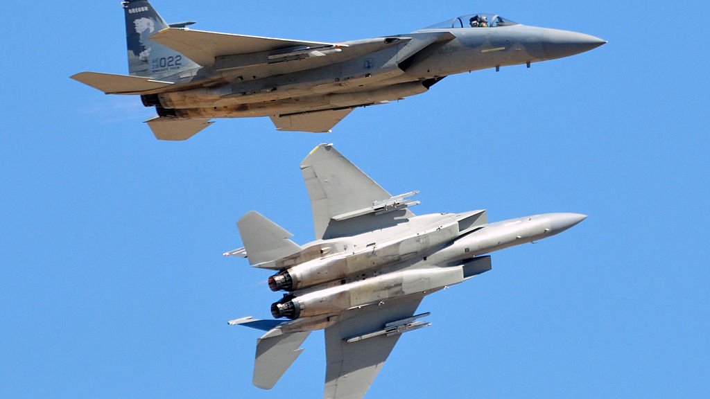 1024px-RAR2009_-_F-15_Formation