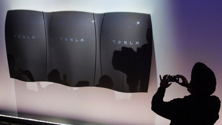  Tesla получава 1,29 млрд. долара под формата на данъчни облекчения от щата Невада, където изгражда "гига-завод" за производство на батерии за автомобили и битови потребители.
