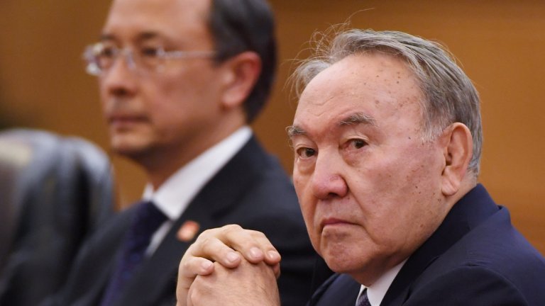 Нурсултан Назарбаев подаде оставка като президент на Казахстан