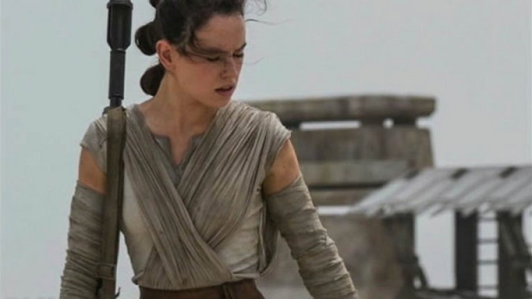 Дейзи Ридли - "Междузвездни войни: силата се пробужда" 
Дейзи Ридли се съгласява на ролята си в "Междузвездни войни" за малко под 400 хил. долара хонорар. На пръв поглед това изглежда почти обидно – заплащането на колегите й в епизода е в пъти по-голямо от нейното.
Причината Ридли да приеме да изиграе Рей е, че да участваш в подобна поредица е огромен трамплин за актьорската кариера. Това дава нужния ефект – в момента Дейзи е засипана от предложения за роли във високобюджетни продукции.