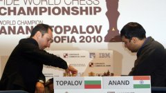 Вишванатан Ананд и Веселин Топалов си размениха по една победа в първите две партии от битката за световната титла