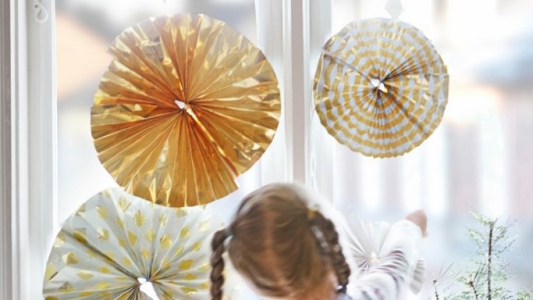 В Икеа децата могат да научат  интересни начини на приготвяне на коледна украса 