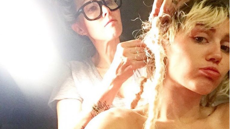 За бога, това сигурно е единственото нещо на света, за което Бийбър и Сайръс не заслужават каквато и да било критика или присмех.